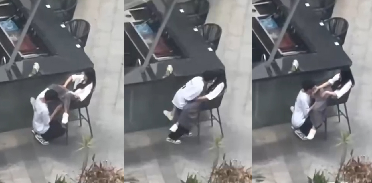 情侣当众发骚！男友大庭广众下给女友抠逼 高潮抽搐视频引爆全网！ - 51吃瓜网-51吃瓜网