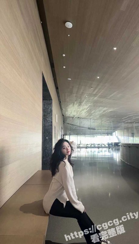 体育生大战大奶少妇！重庆 薛婉婉 偷约威猛体育生 被扇脸爆操 最后射的满背都是！-51吃瓜网