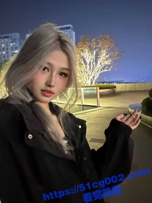 成都高颜值反差女神 果果有点乖 下海大尺度收费直播合集 生活照这脸蛋绝了 小母狗一枚！-51吃瓜网