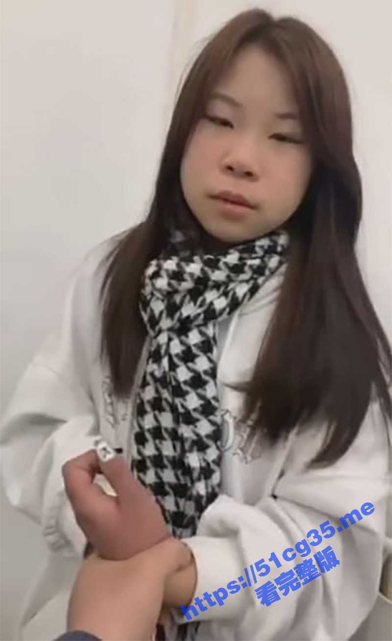 广东兴宁 精神小伙指使16岁小女孩 进店撬锁偷手机被抓住 精神小伙这么大魅力吗 - 51吃瓜网-51吃瓜网