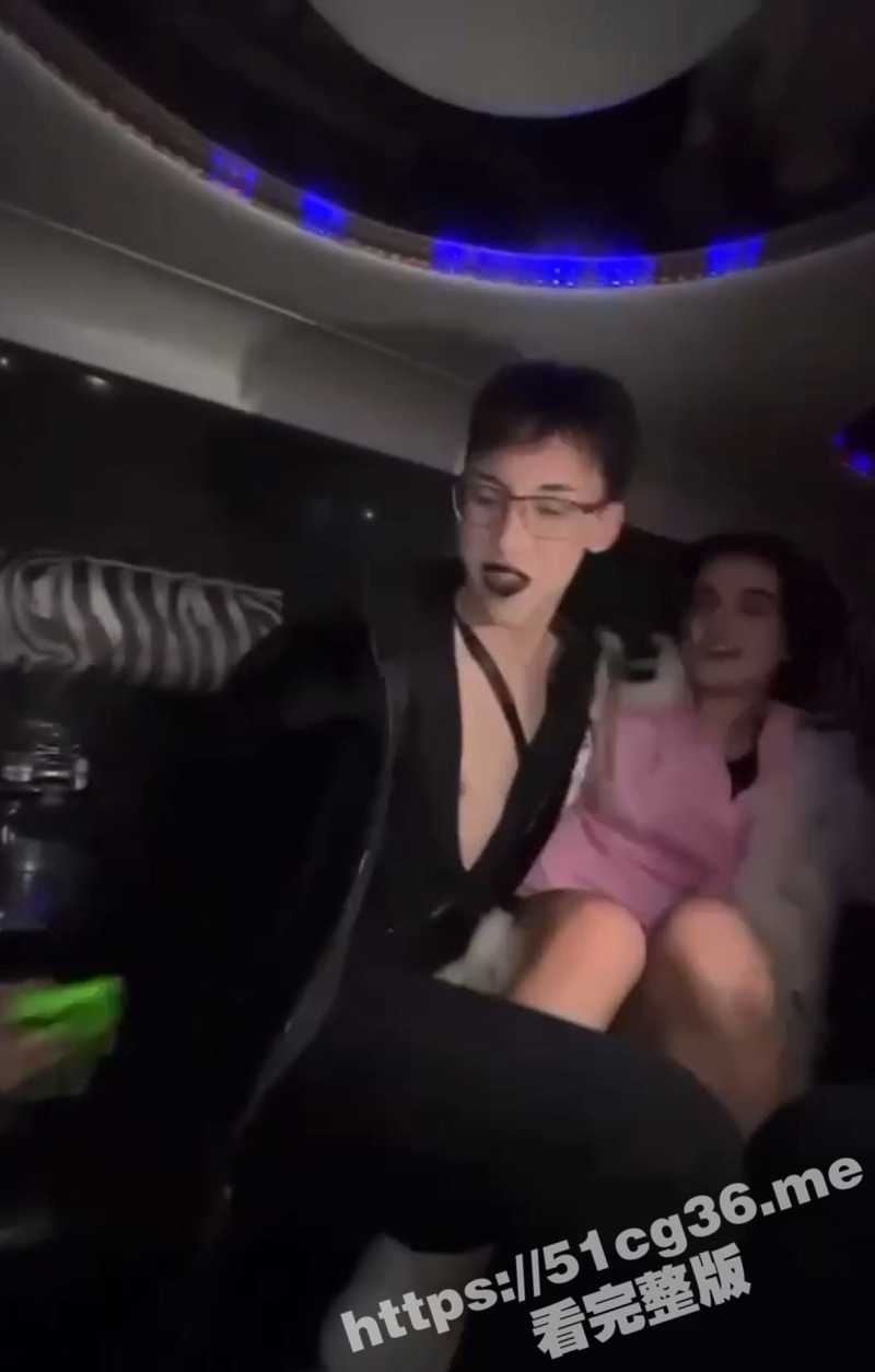 俄罗斯 一名高颜值少女 在生日庆祝活动中半裸跳舞 被其同伴将视频全网曝光！ - 51吃瓜网-51吃瓜网