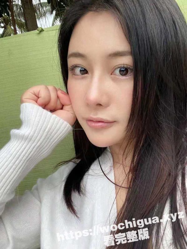 富婆给自己的老公找小三  上海繁华街头让老公在车上操别的女人 老婆一旁指挥-51吃瓜网