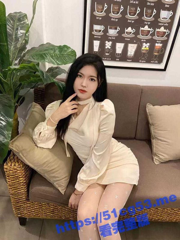 黑龙江的反差婊小母狗 颜值还不赖非常的骚 梦想就是好几的男的一起操她 让她一下爽翻天-51吃瓜网