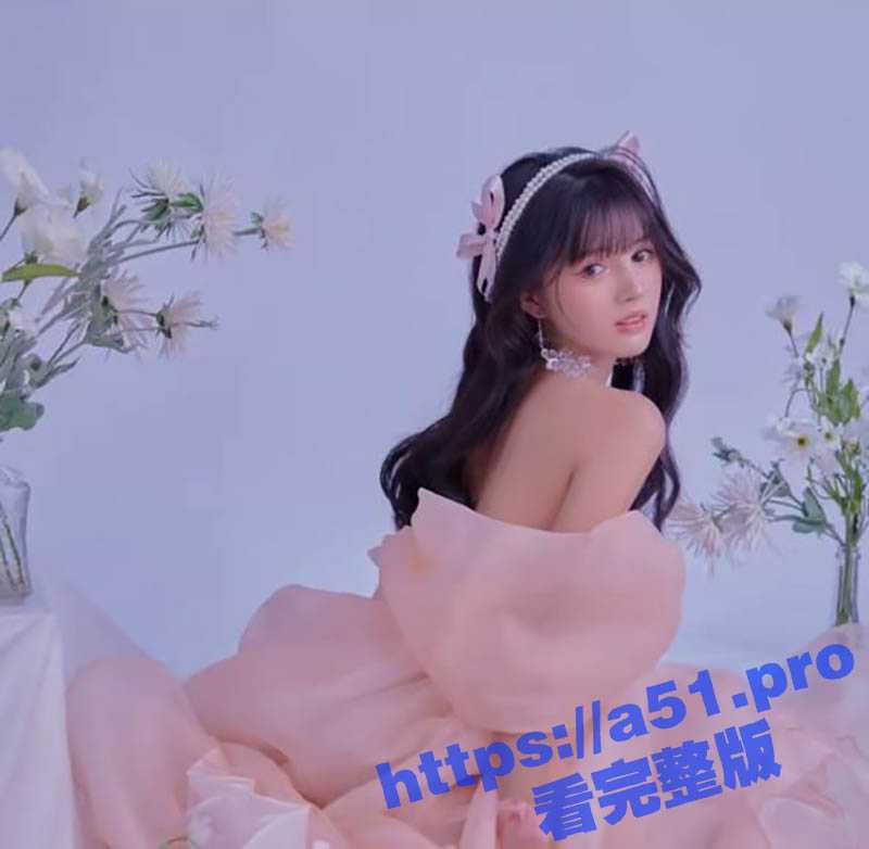 快手百万粉丝大网红 沫沫 直播时意外走光 白嫩酮体一览无余 遭粉丝录屏全网疯传-51吃瓜网