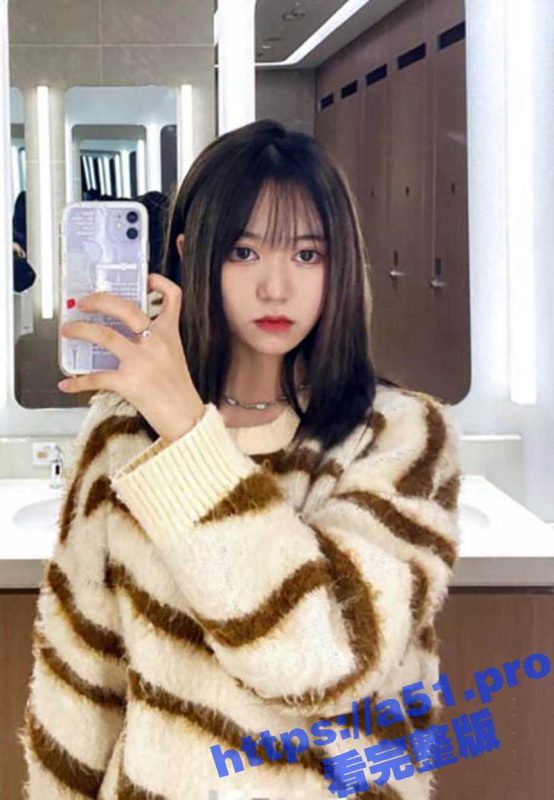 终于拿下公司极品女同事 大长腿高挑诱人 颜值超高的女神 换各种情趣丝袜被爆操骚穴-51吃瓜网