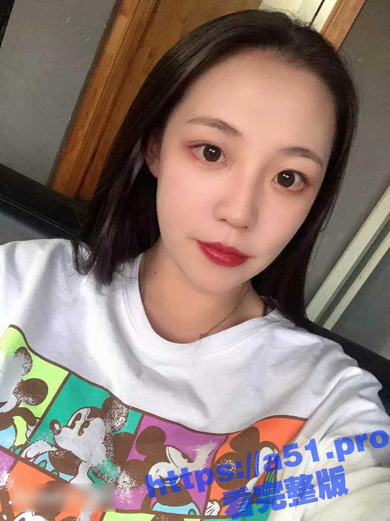 通辽19岁大一学妹 和男友在酒店开房 被男友偷偷拍摄记录 分手后被曝光泄密 - 51吃瓜网-51吃瓜网