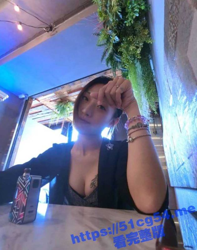 满背纹身的怀孕少妇 8个月身孕还出来约炮 看这纹身和舌钉 绝对是个有故事的女人 在床上是真的骚啊-51吃瓜网
