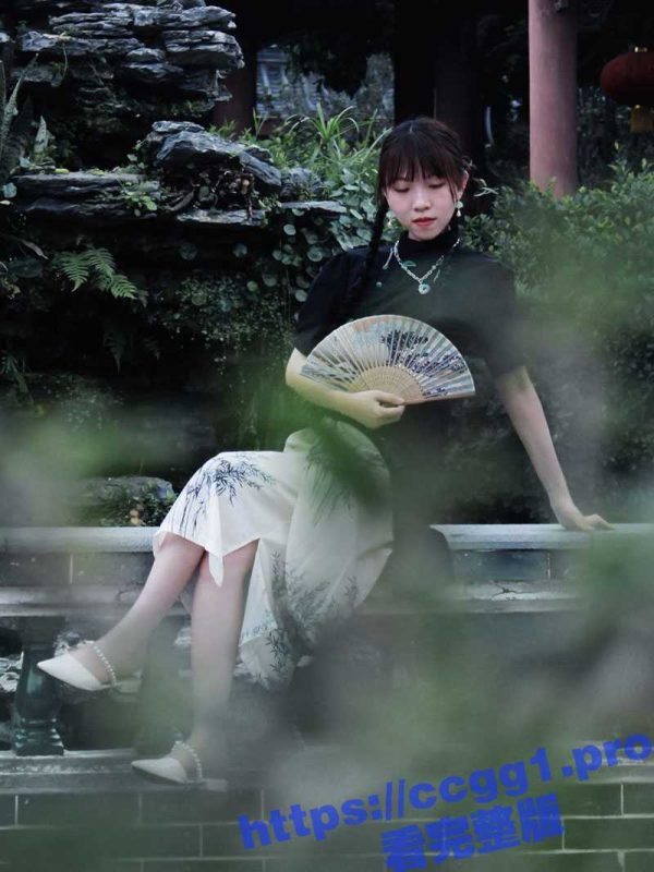 探探约到的极品小母狗 去了几次酒吧就带走3P 还喜欢玩屁眼 这屁眼估计很多人用过了-51吃瓜网