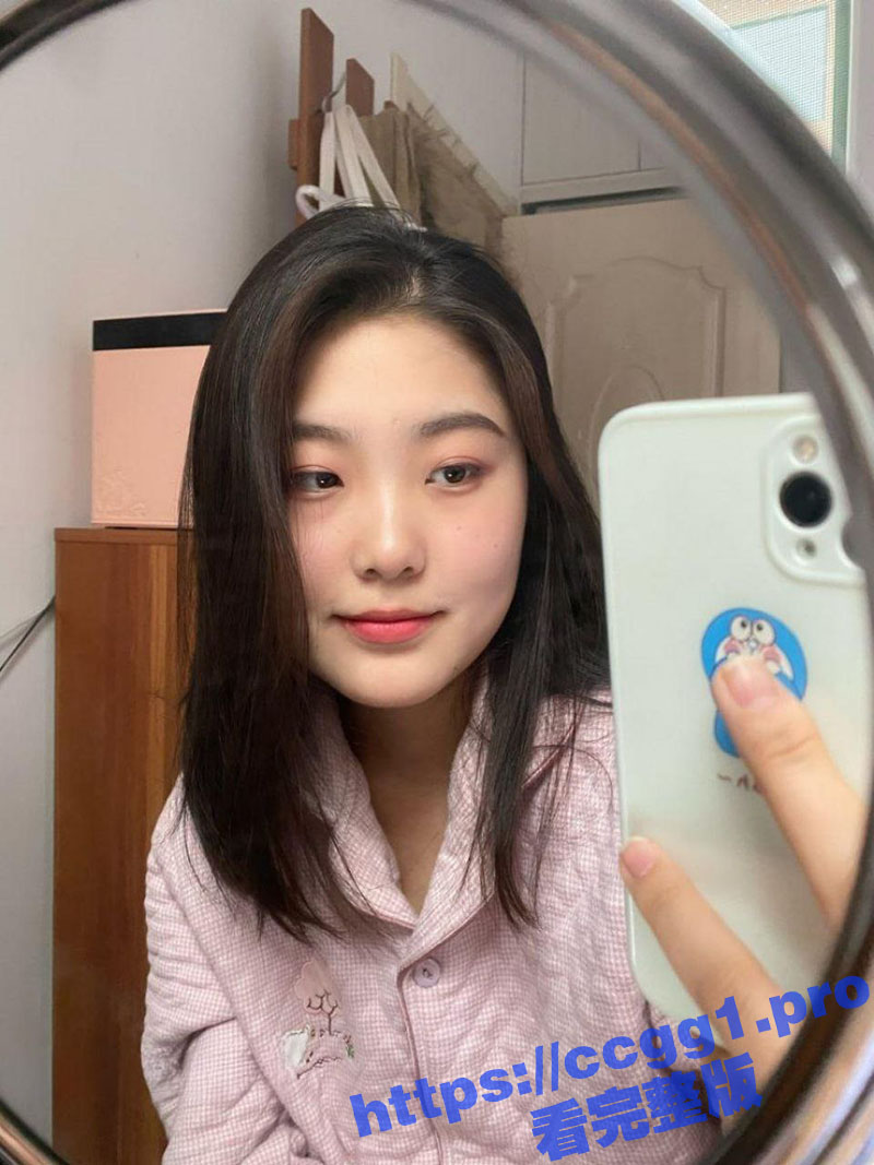 安徽大学清纯大学生 被金主爸爸调教成小母狗 在酒店操她的时候偷拍 让大家一起欣赏一下她的馒头逼 - 51吃瓜网-51吃瓜网