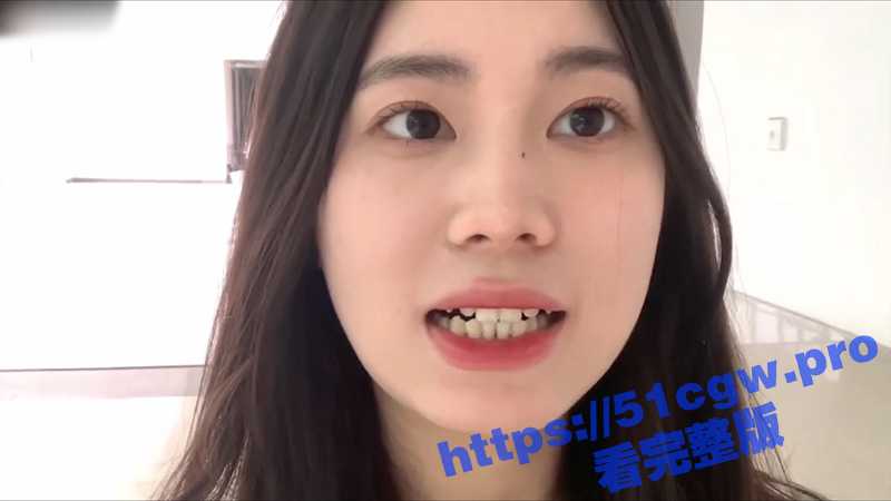 万人求口腔系列！真实女大学生 教学楼 宿舍口腔检查视频 兔牙妹的牙齿干净好看 爱了爱了-51吃瓜网