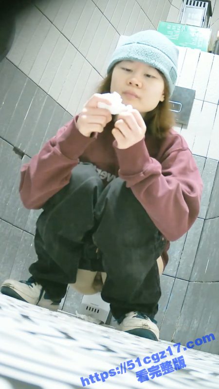 国内知名写字楼女厕偷拍 双镜头无死角观看女生放尿瞬间-51吃瓜网
