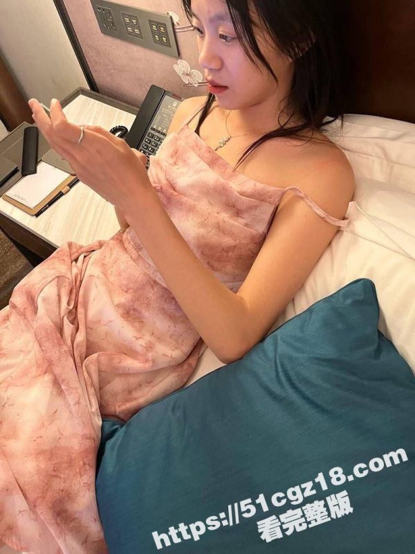 江苏师范学院 马明月 极品身材大三女神 被金主包养带到酒店激情3P 无套后入玩肛交全程高潮不断-51吃瓜网