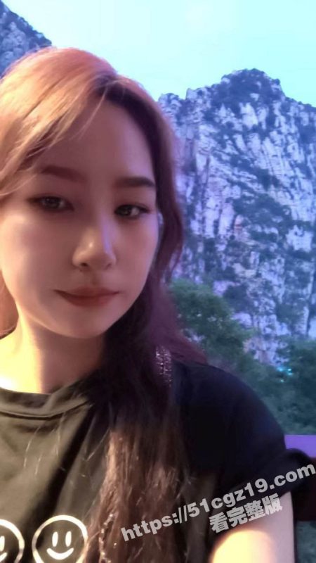 约炮极品已婚少妇 丰满的巨乳在镜头前疯狂抖奶 摸逼自慰欲望超强 简直反差到了极致！-51吃瓜网