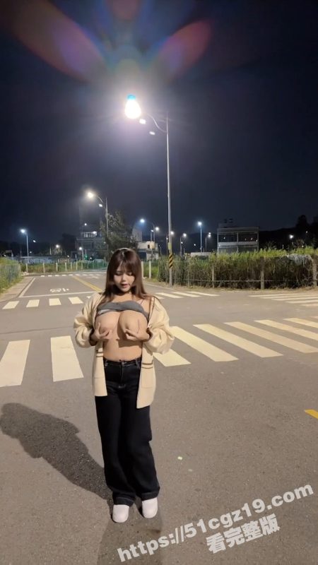 极品巨乳女神 鲜奶茶 完美身材性感母狗 硕大美乳饱满诱人 性爱私拍合集流出-51吃瓜网