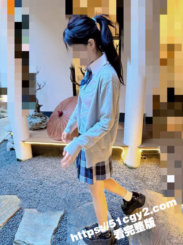 海角 意淫自己妹妹 新作 酒店爆操JK萝莉妹妹 后入骑乘无套内射白虎嫩穴-51吃瓜网