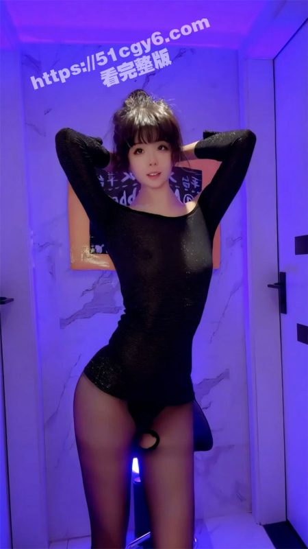 推特极品福利姬 贝璃珞 反差甜妹各种制服诱惑激情裸舞口交 白皙皮肤性感撩人撸点极高！-51吃瓜网