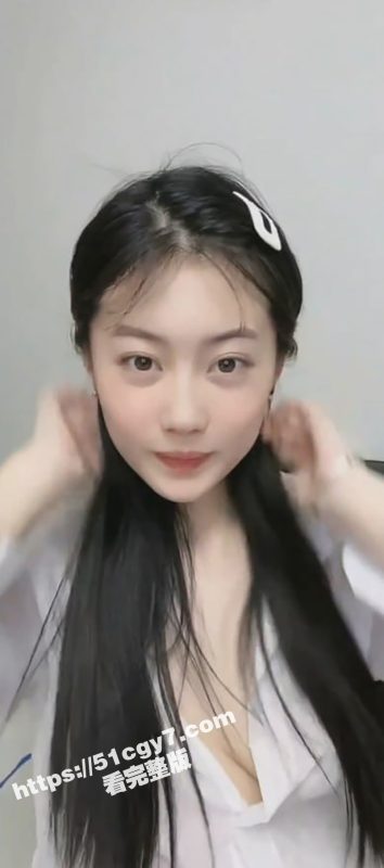 抖音高颜值女网红 虾滑 榜一大哥定制福利 假鸡巴深情口交 疯狂抽插白虎骚穴！-51吃瓜网