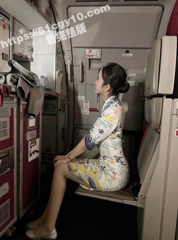 海航绝美空姐 雨晴 下海接客视频曝光 金主定制高跟鞋女王爆操剧情！-51吃瓜网