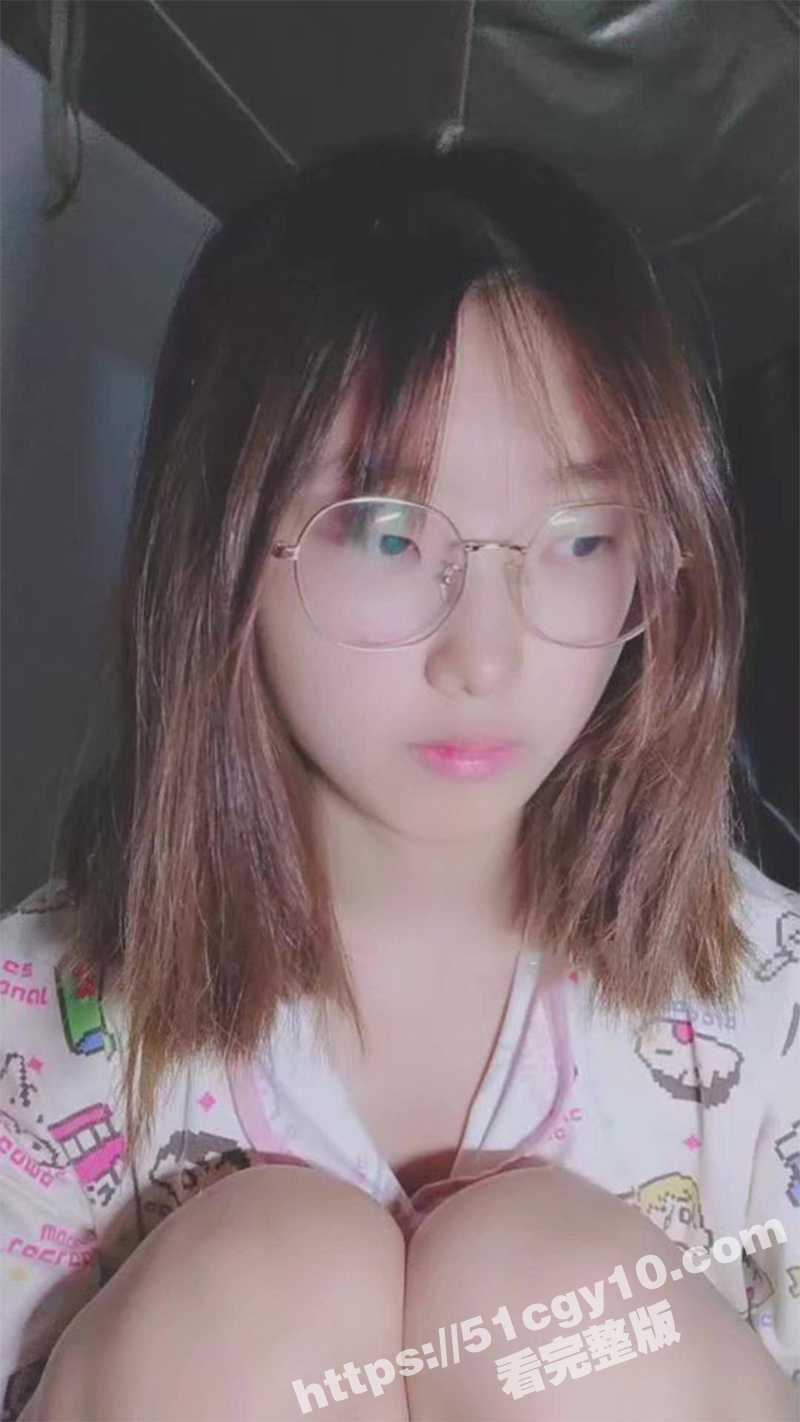 极品反差眼镜妹 安安宝贝 学校宿舍拉上帘子就开始扣逼自慰直播赚钱 怕惊醒舍友小心翼翼的样子十分反差！ - 51吃瓜网-51吃瓜网