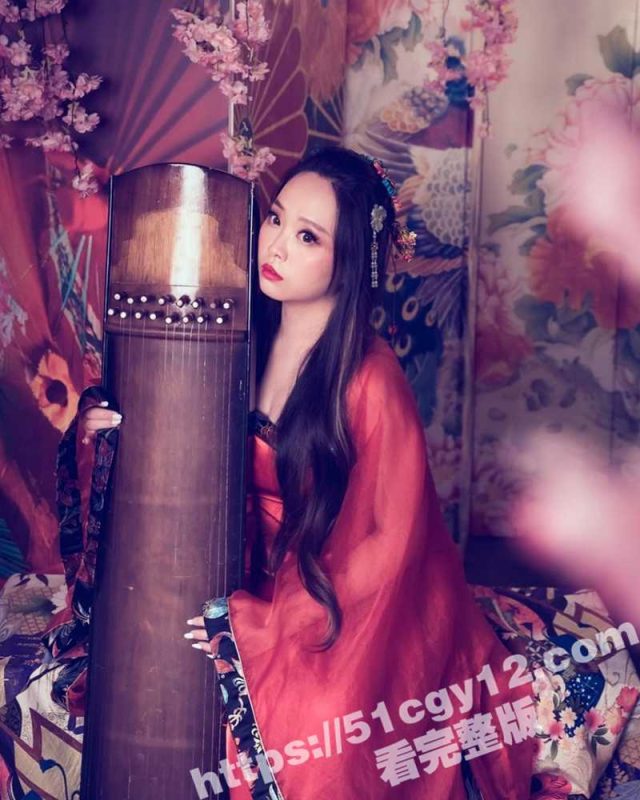 高颜值巨乳辣妹 joyc 金主高价1V1裸聊自慰视频泄密 反差母狗肆意玩弄敏感肥穴 淫水都快隔着屏幕溢出来了！-51吃瓜网