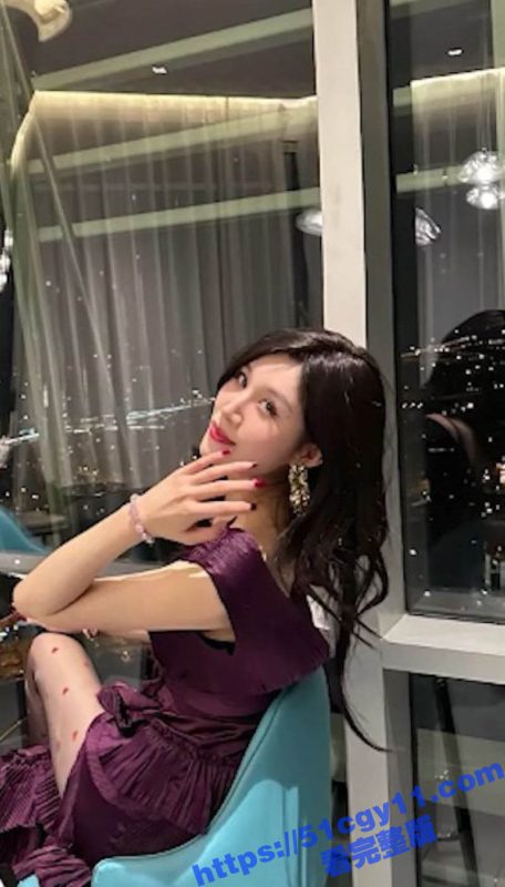 偷偷与妈妈的闺蜜勾搭在一起 30多岁风韵犹存的极品少妇 被三天两夜连续调教 各种姿势疯狂爆操！-51吃瓜网