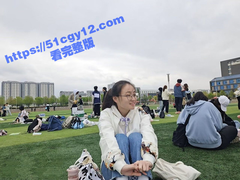 郑州旅游职业学院反差学生妹 林洁瑶 黑丝制服足交 女上位骑乘疯狂榨精 不雅视频被曝光！-51吃瓜网