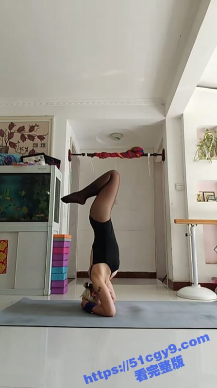 快手瑜伽网红 陌沫 熟女人妻情趣内衣抠逼 一字马骚姿花式自慰视频私发金主遭泄密！-51吃瓜网