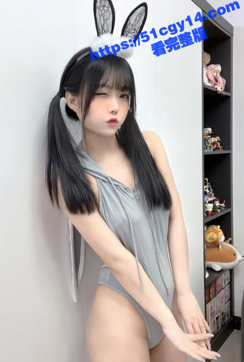 高颜值学生妹 穿着JK情趣制服被富二代网调 外表清纯身材火辣 一线天白虎馒头穴十分诱人！ - 51吃瓜网-51吃瓜网