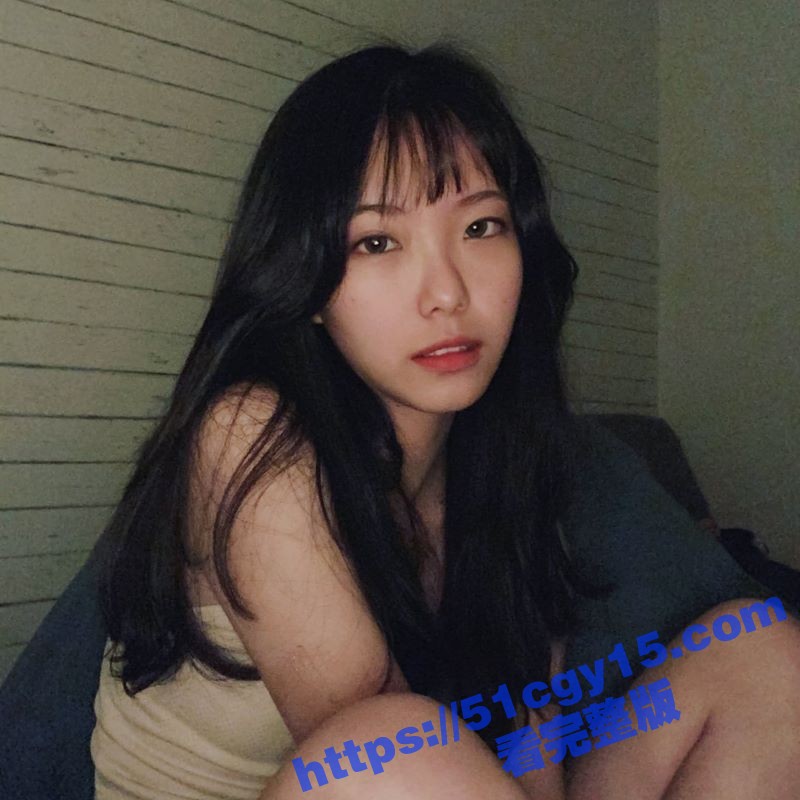 嫩模黄雅琪携手闺蜜大尺度私拍流出！身着性感内衣摆出撩人姿势 曲线毕露画面香艳火辣！-51吃瓜网