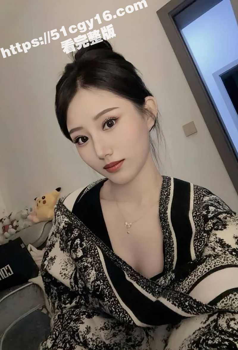 海角大神 废物点心 操翻人妻大表姐 亲戚串门都能串出个成人片 隔着屏幕都能闻到骚味儿！ - 51吃瓜网-51吃瓜网