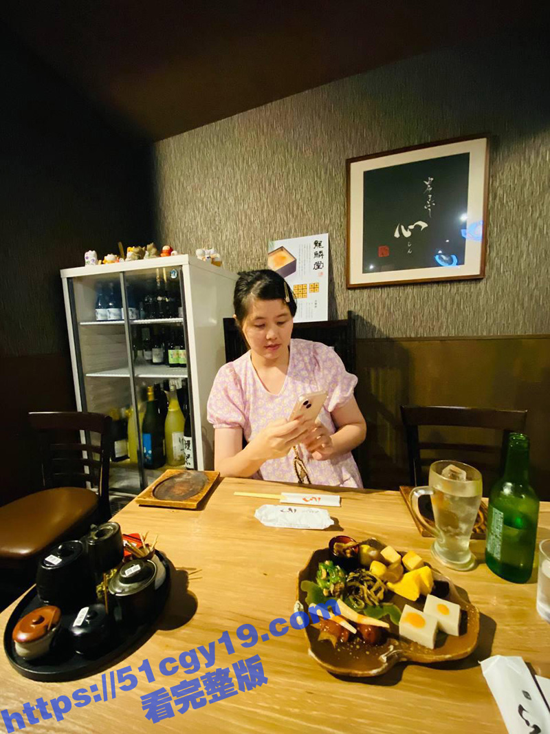 湖南风骚人妻 王春艳 出轨后续 绿帽老公喜欢骚妻被单男操的感觉 分享出来给大家意淫！ - 51吃瓜网-51吃瓜网