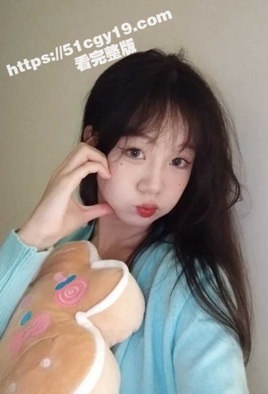 湖南衡阳学生妹 刘慧慧 脚踏两船玩裸聊！露脸自慰视频流出 骚穴被假屌插的淫水狂流！-51吃瓜网