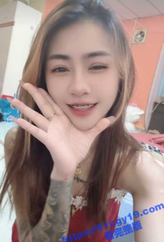 马来西亚精神小妹为挽回前男友 发裸照自慰视频 没想到前男友竟把做爱视频曝光！-51吃瓜网