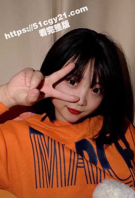 清纯少女 贾冬雨 不雅视频流出 小母狗约炮成瘾 被炮友拿假屌爆插淫穴 水声混合浪叫 放荡至极啊！-51吃瓜网