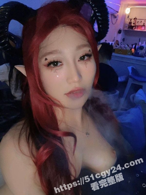上海浦东 张慧莲 性爱视图流出 性感蕾丝紧贴豪乳 被大屌猛操蜜穴 啪啪声与呻吟交织尽显骚气！-51吃瓜网