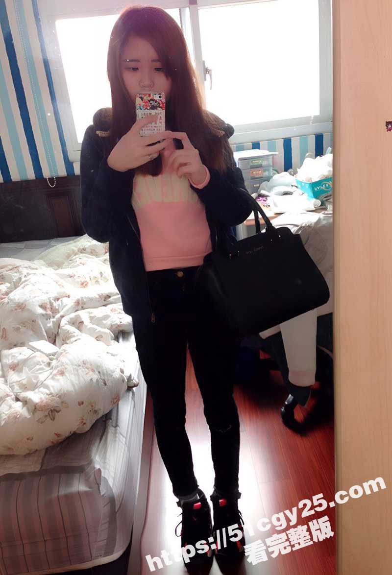 极品反差眼镜婊 谢可萱 性爱视频被前男友曝光 全程露脸口交舔屌玩到拉丝 撅臀掰逼被男友指奸玩弄！ - 51吃瓜网-51吃瓜网