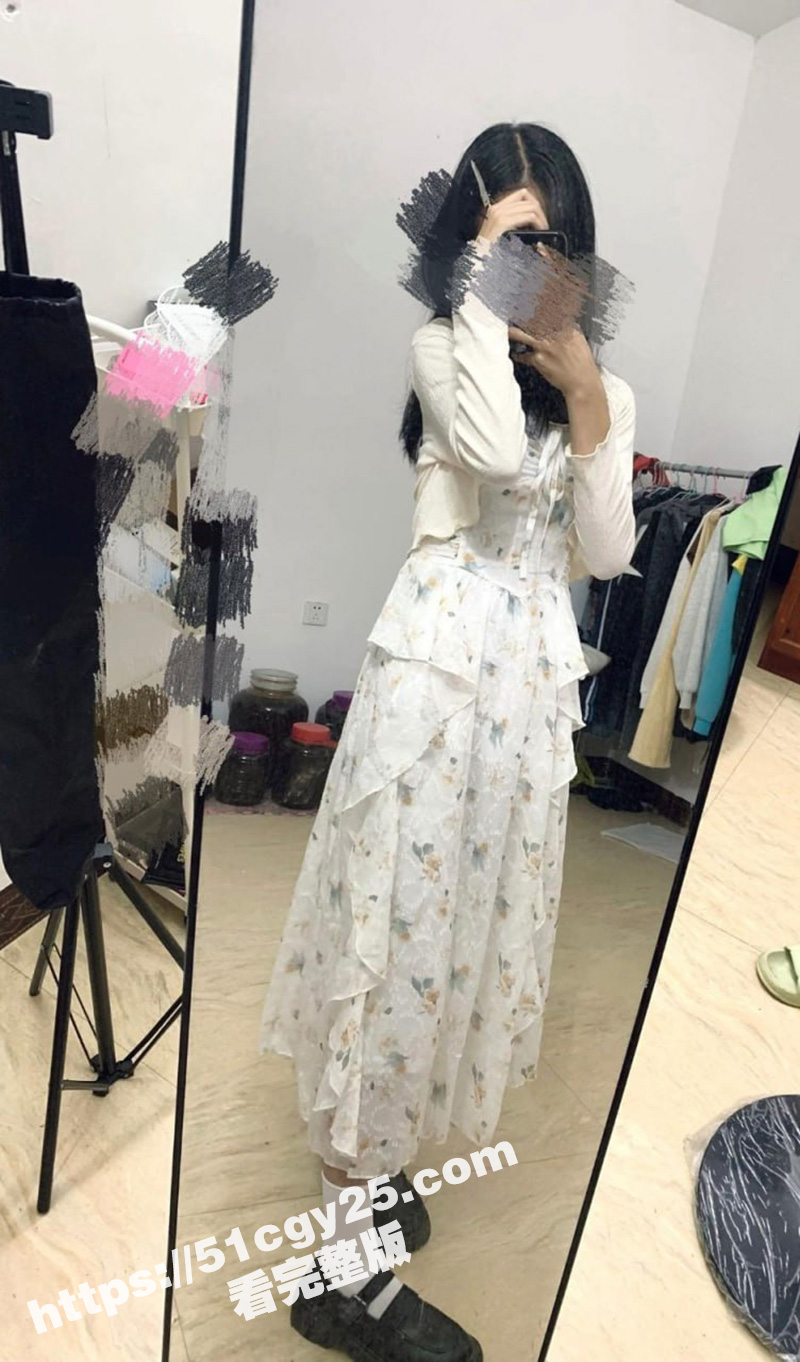 海角乱伦大神 想睡我妹小宁 舔狗给我妹打电话时候操她 我妹娇喘回答在吃辣条！ - 51吃瓜网-51吃瓜网