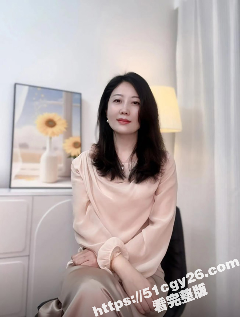 海角乱伦大神 妈妈的丰乳肥臀 良家老妈堕落沉迷性虐 插入菊花爽到她颤抖抽搐！ - 51吃瓜网-51吃瓜网