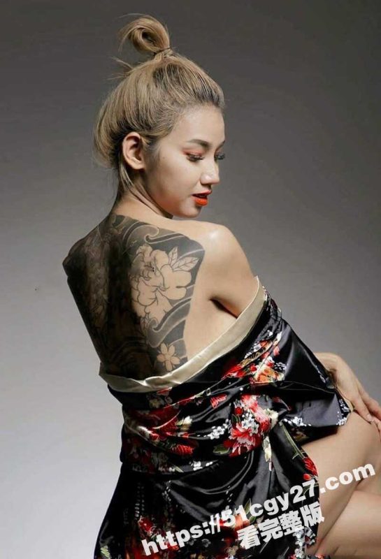 泰国极品尤物 omsomswing 福利合集 满背女神与老外无套4P 双洞齐开掐住脖子打桩爆操！-51吃瓜网