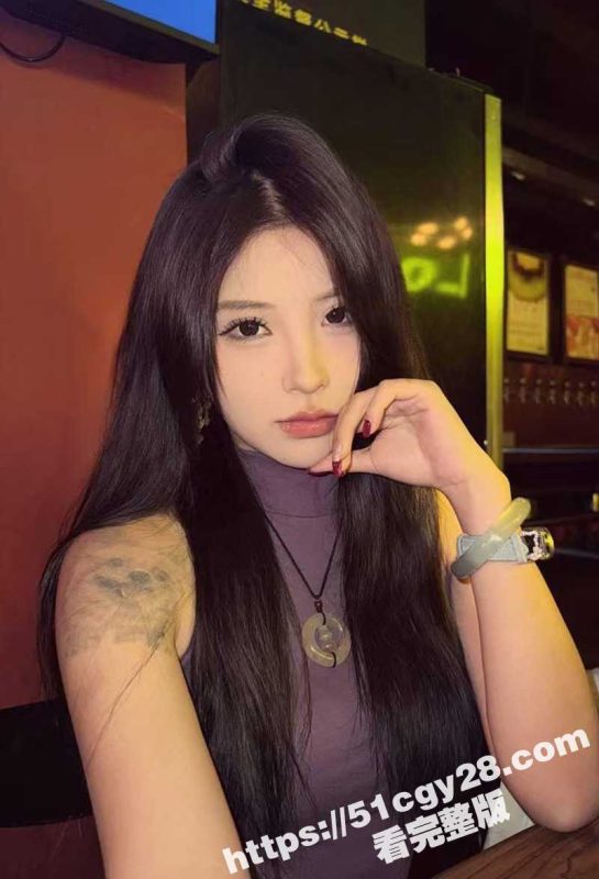 重庆第一反差女骑手 刘雨娜 性爱视频爆出 性感尤物边玩手机边舔屌 撸管手法堪称一绝！-51吃瓜网