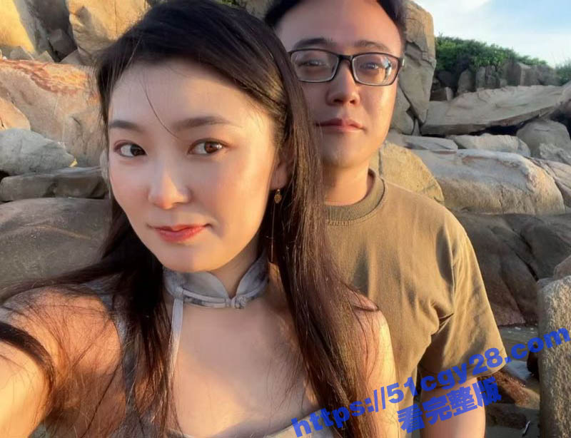 成都公务员 王心萍 偷情视频曝光 与情人在床上放浪形骸 娇躯被猛烈抽插 画面淫靡至极！-51吃瓜网