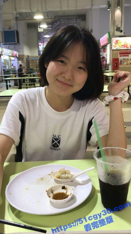 新加坡反差婊 静妍 分手后被前男友曝光 颈戴项圈全裸出镜 揉奶自慰完美暴露风骚本性！-51吃瓜网