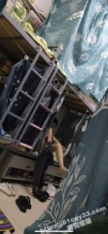 吉林师范大学廖华怡宿舍偷拍！清纯面容室友藏硕大胸脯 裸体视频献给男友！-51吃瓜网
