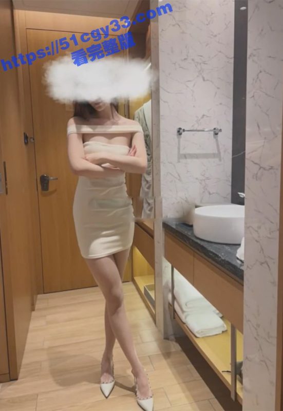推特大神 SLEEPSBG 约操高跟长腿极品女神 身穿开裆肉丝 双腿被扛起打桩爆操 画面爽到飞起！-51吃瓜网