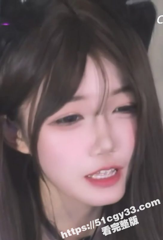 台湾福利姬 nide_xiaogou 直播合集流出！百变造型淫骚裸舞 带乳链玩跳蛋自慰！-51吃瓜网