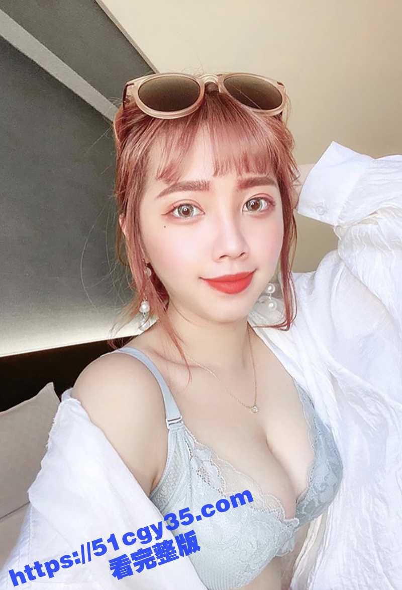 台湾情侣网调泄密 爆乳美容师上班玩裸聊 甜美颜值火辣身材 揉巨乳掰小穴 蹶臀狂撩超刺激！ - 51吃瓜网-51吃瓜网