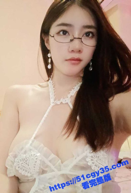成都性感机车网红性爱视频流出 大奶尤物卖逼捞金 玩跳蛋自慰 被金主花式无套爆操！-51吃瓜网