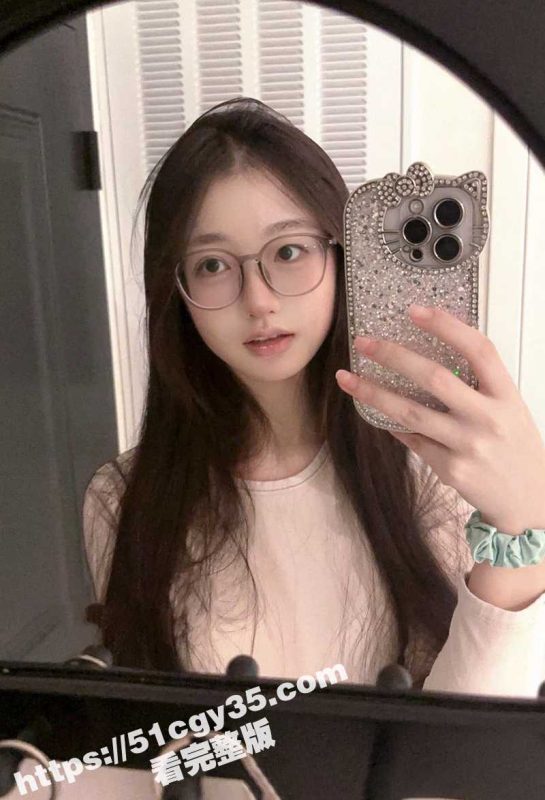 清纯学生萌妹大尺度视频流出 初恋女神般的绝美颜值尤物 竟在宿舍玩超淫裸体自拍！-51吃瓜网