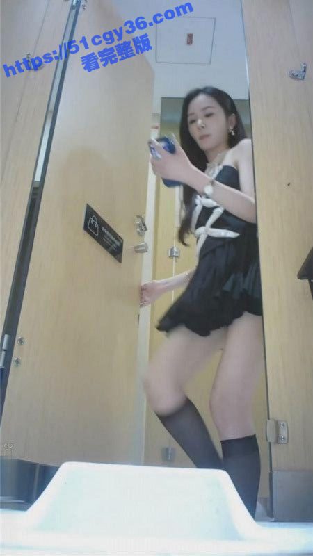 商场女厕偷拍 多位高颜值气质美女 美腿嫩臀阴毛浓密 近距离展示放尿瞬间精彩至极！-51吃瓜网