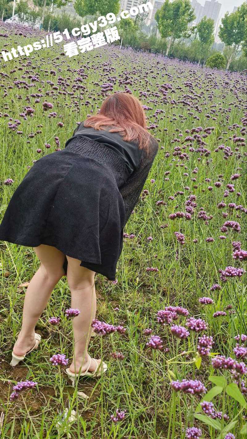 51原创狂情哥哥 公园赏花看风景 路边人来人往小树林里激情后入 打桩内射妹妹！ - 51吃瓜网-51吃瓜网